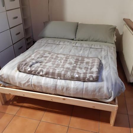 Little 58 Apartment Luino Bagian luar foto