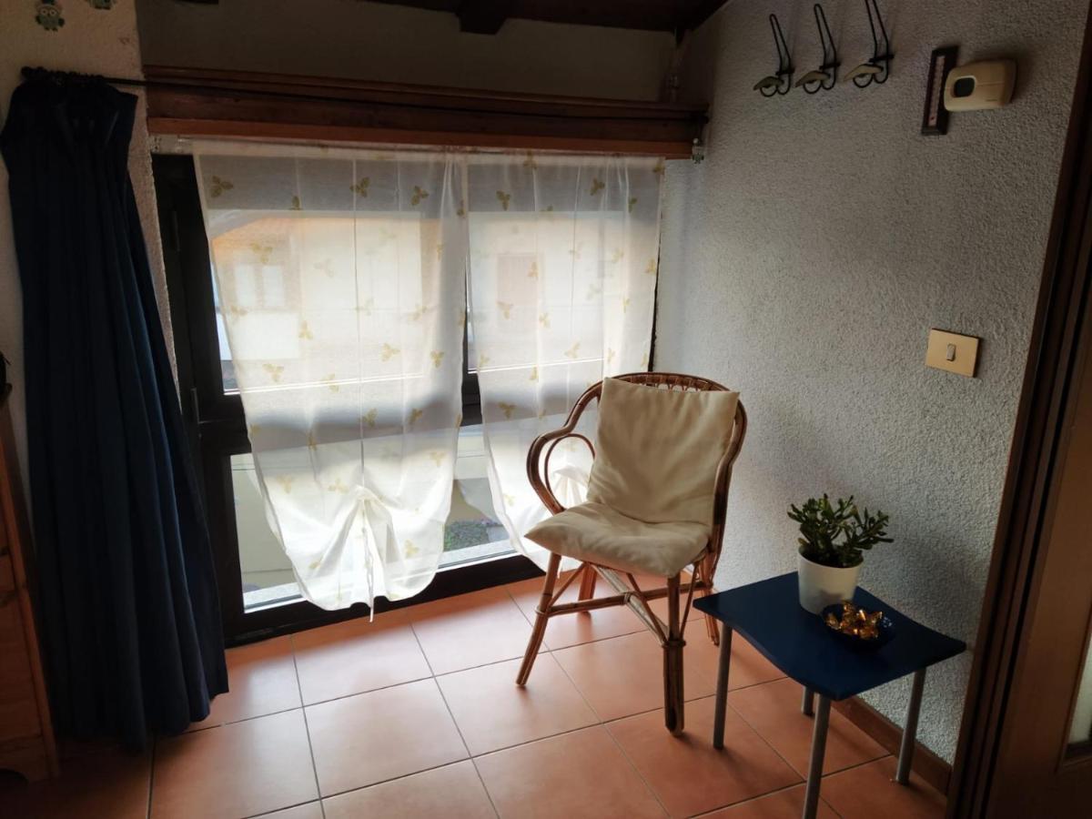 Little 58 Apartment Luino Bagian luar foto