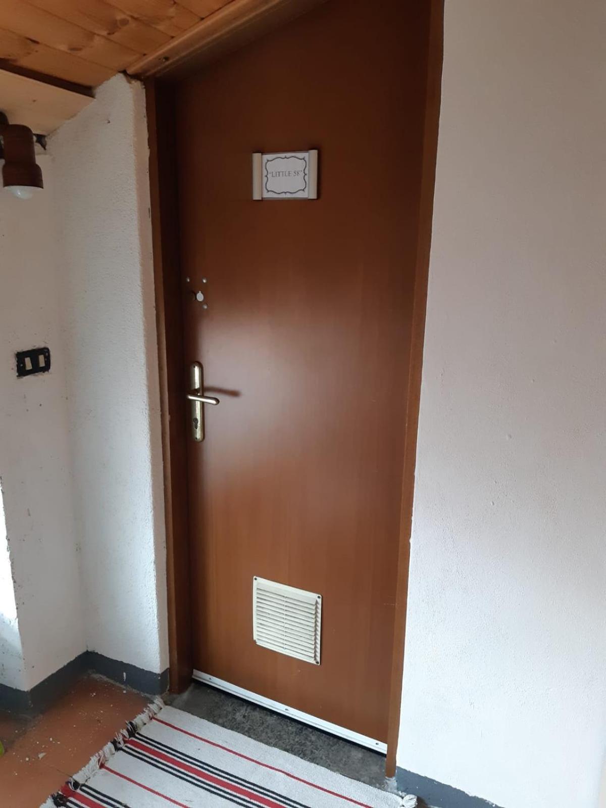 Little 58 Apartment Luino Bagian luar foto